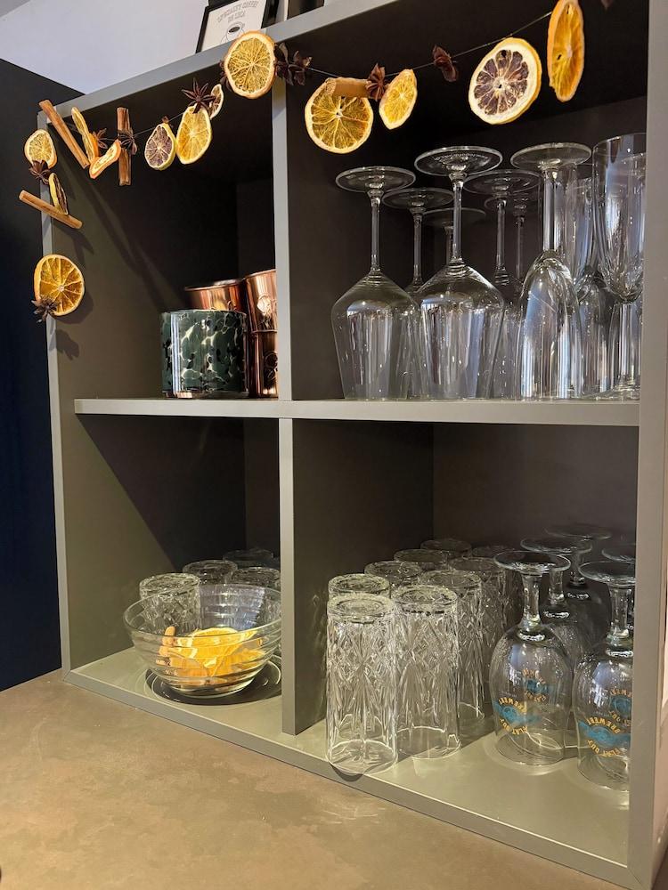 BASLERTOR Summer Pool Hotel