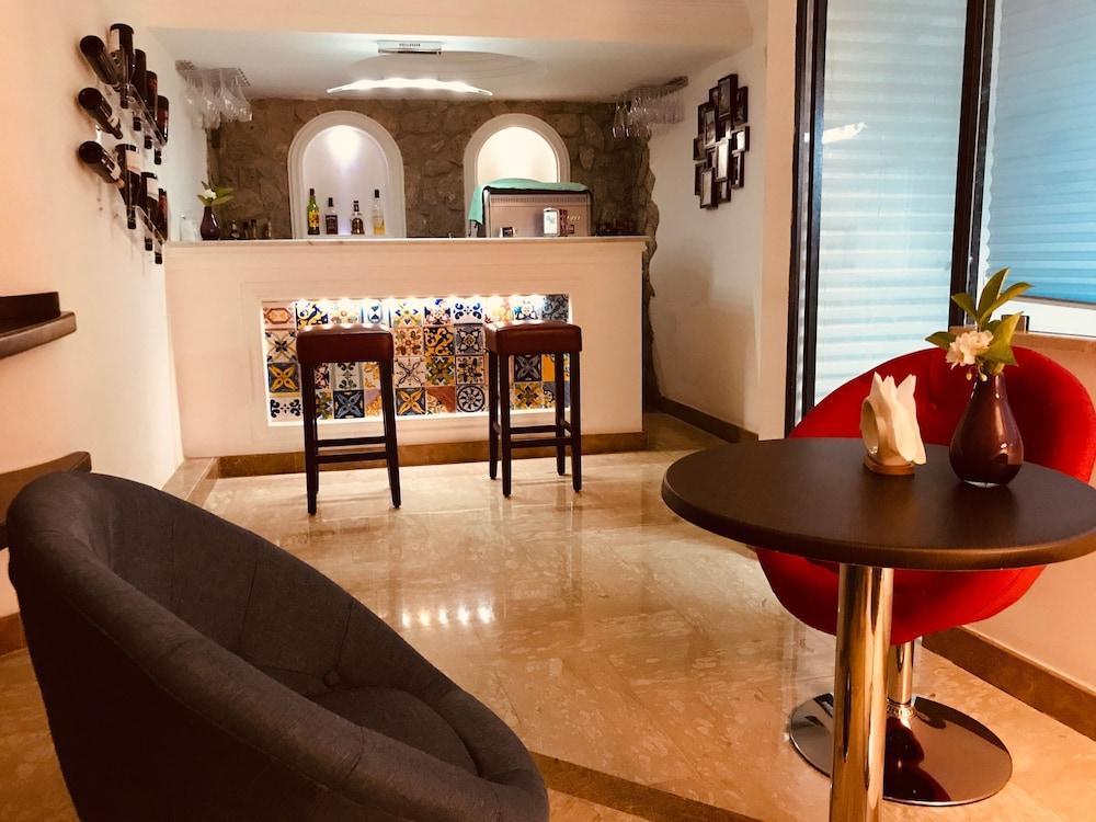 Bougainville Luxury Boutique Hotel