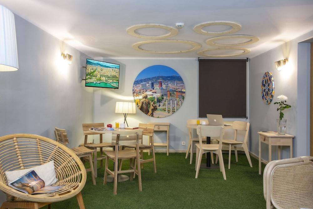 Casual Colours Barcelona Hotel