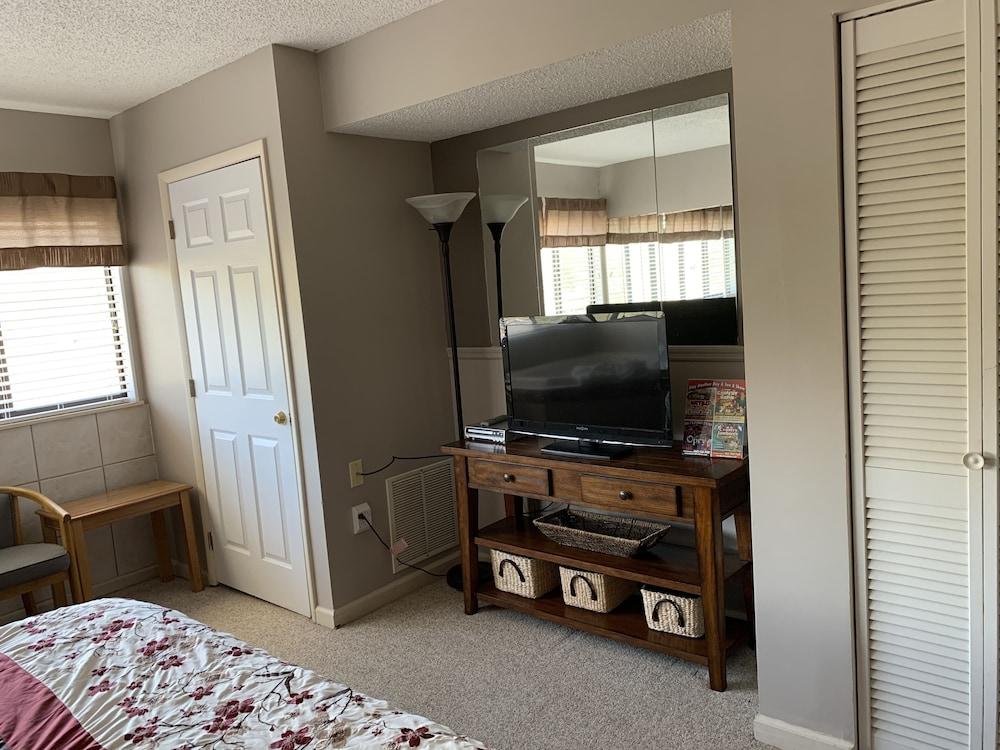 Laurel Inn Condominium