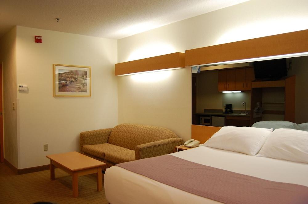 Microtel Inn & Suites by Wyndham Plattsburgh