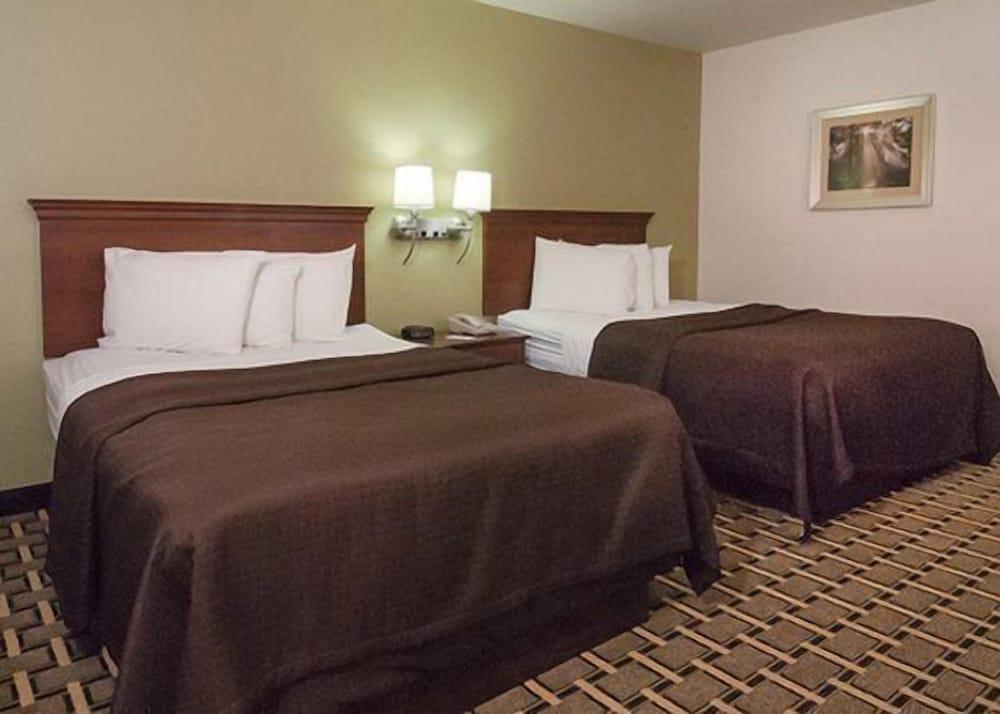 Econo Lodge Cherokee Near Island Park