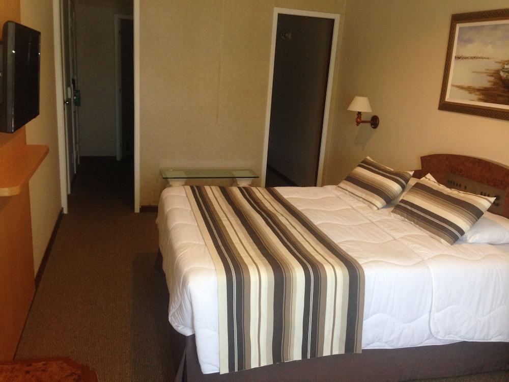 Augusto's Copacabana Hotel