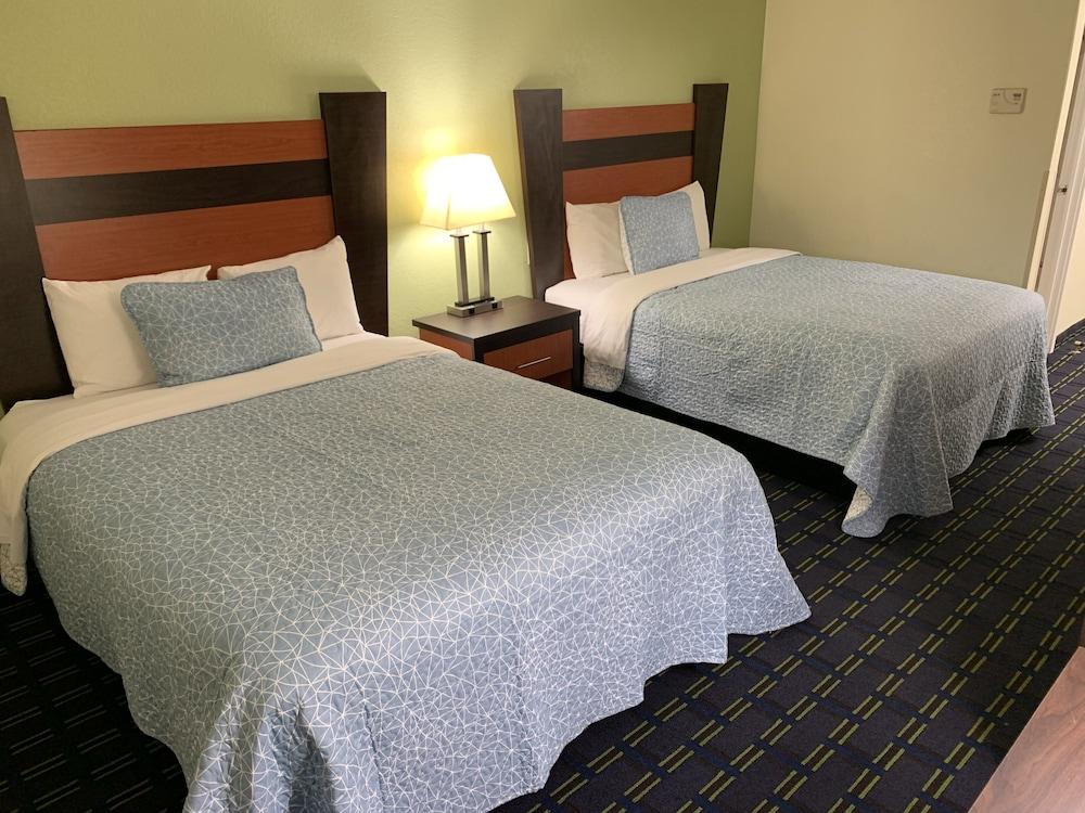 The Mariner Resort Cape Cod by The Red Collection