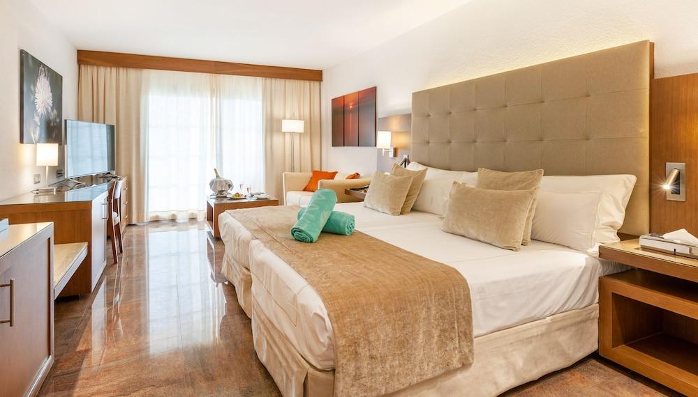 VIVA Golf - Adults Only