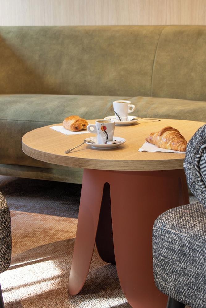 Brit Hotel Avignon Sud