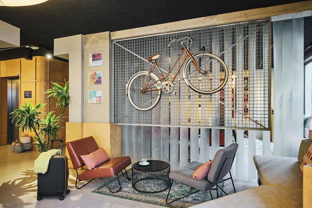 Moxy Paris Bastille France