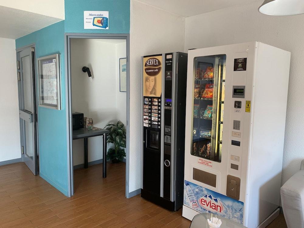 initial by balladins Tours Sud