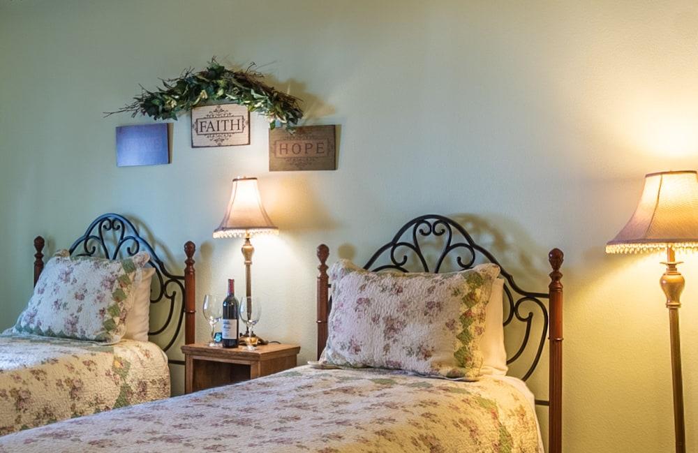 Apples Bed & Breakfast