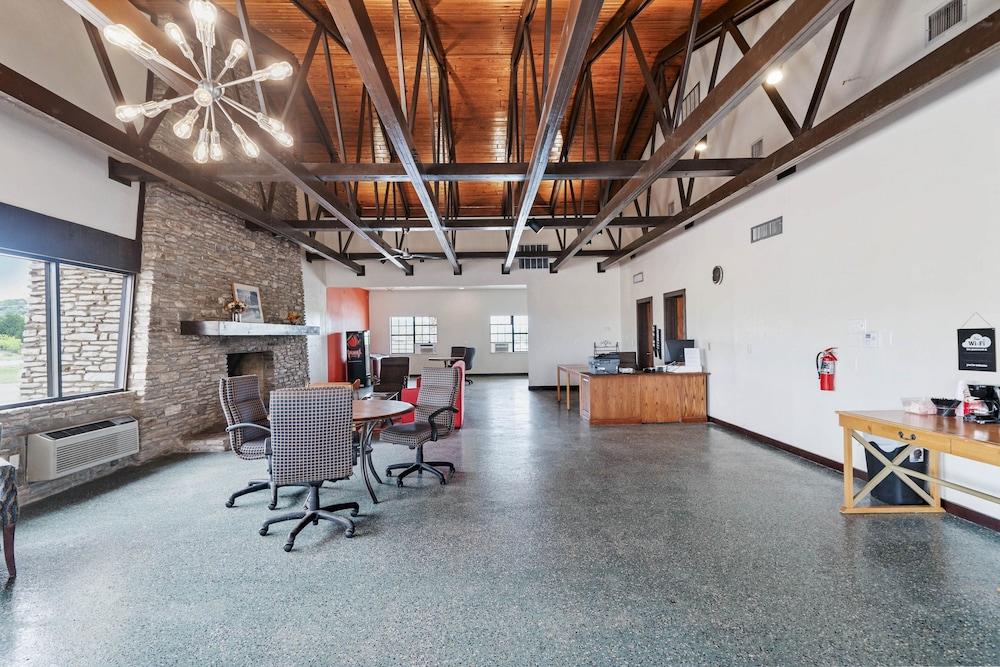 Segovia Lodge Junction TX I -10