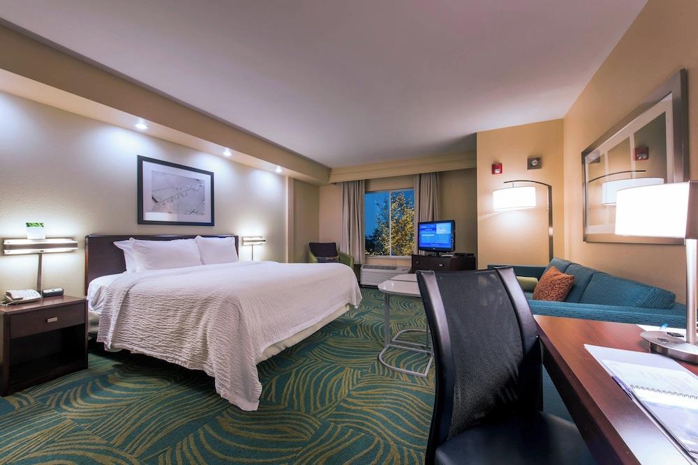 SpringHill Suites by Marriott Boston Devens Common Center