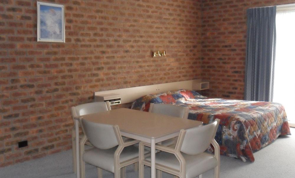 Settlement Motor Inn, Deniliquin