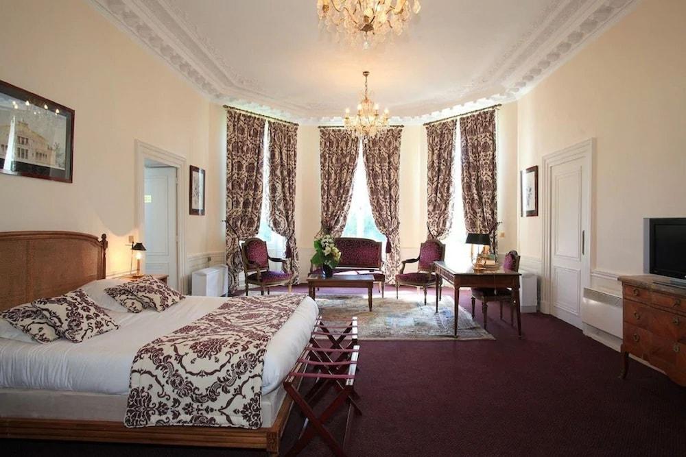 Chateau de La Motte Fénelon