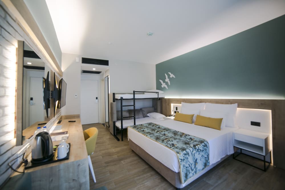 Sailor's Beach Club - All Inclusive