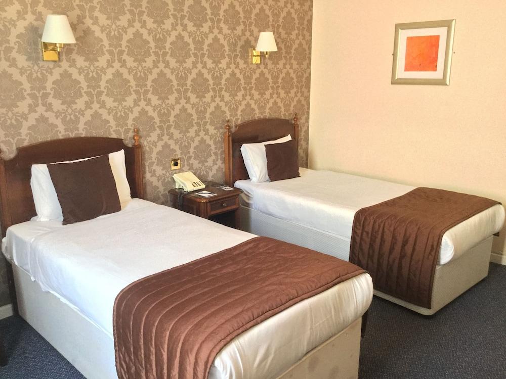 Ramada by Wyndham Crawley Gatwick