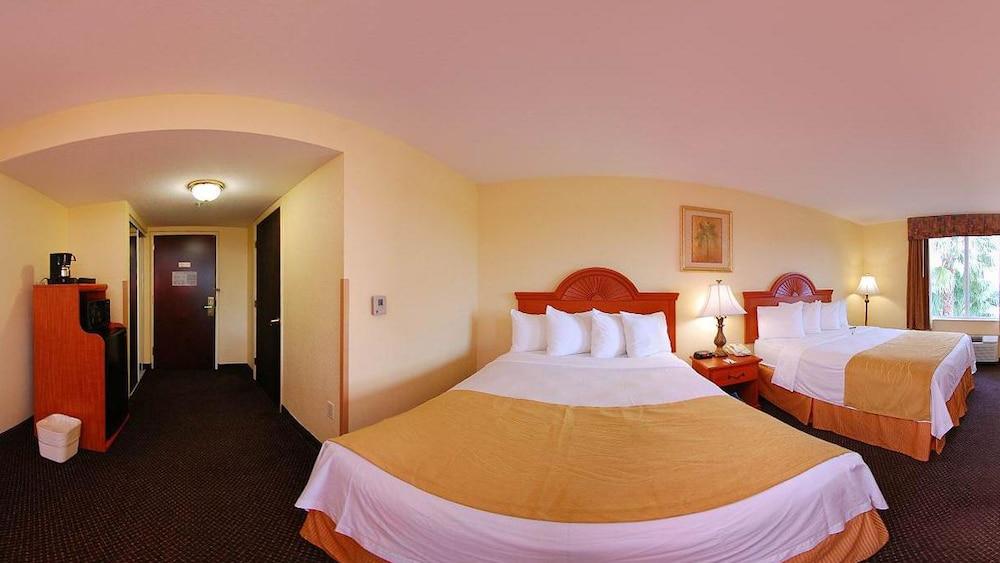 Comfort Inn & Suites Jupiter I-95