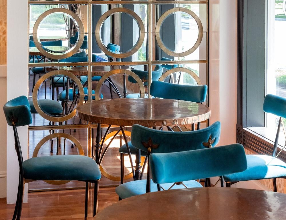 Chateau Inn and Suites