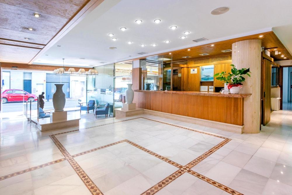 Duquesa Playa Aparthotel