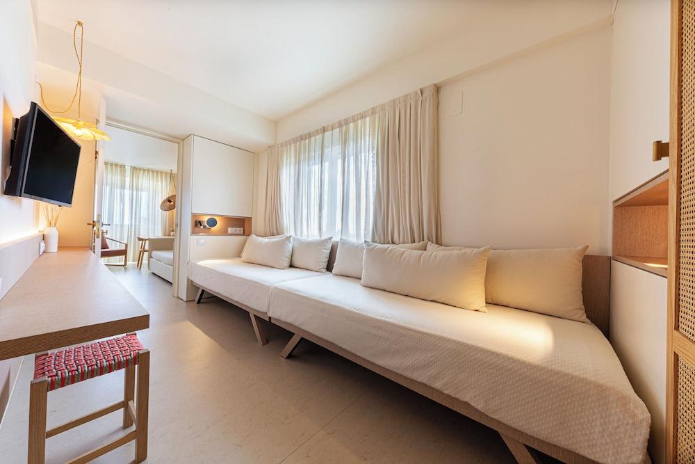 Ozadi Altura Beach Resort