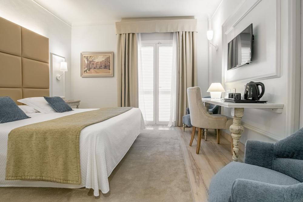 Hotel Pirineo Figueres by Pierre and Vacances