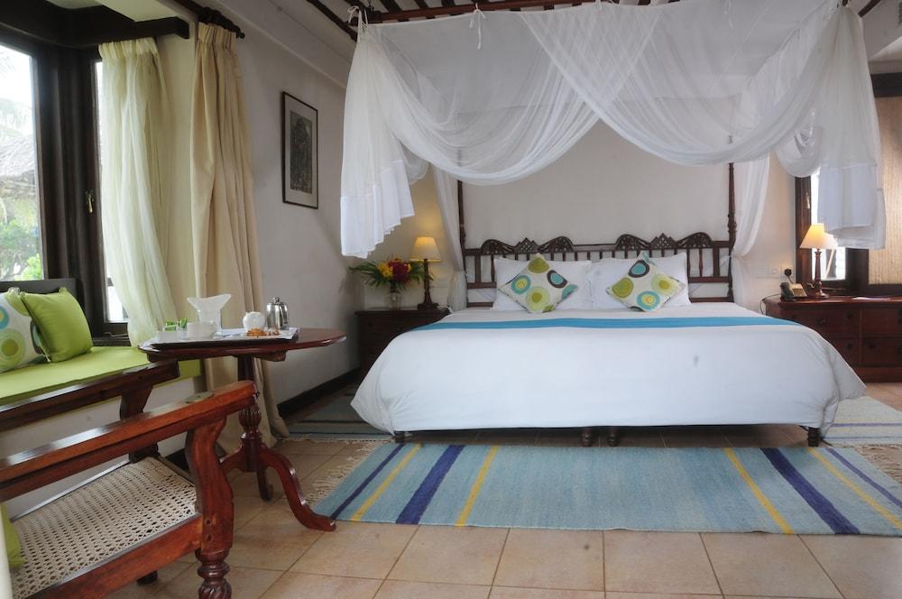 Jacaranda Indian Ocean Beach Resort