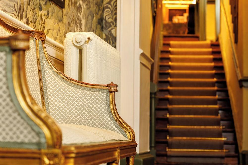 The Club House Hotel