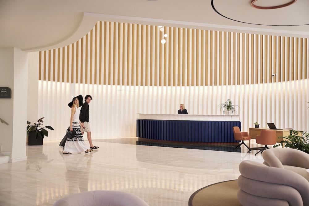 Paralos Kosta Alímia