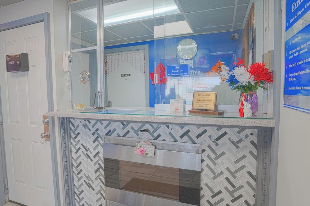 Executive Inn Owatonna Hwy 35