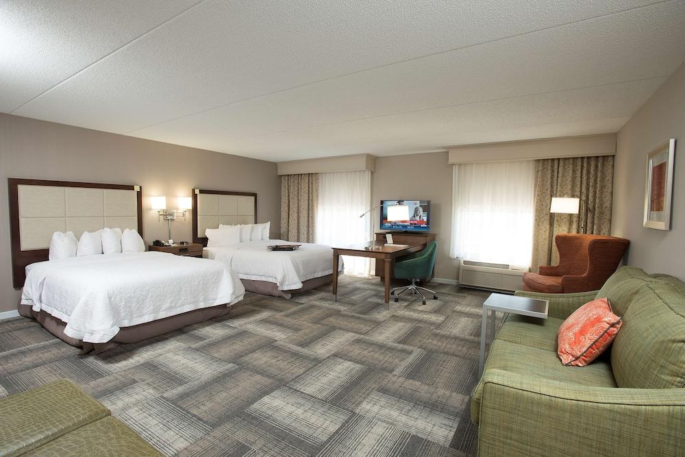 Hampton Inn & Suites Cincinnati-Union Center