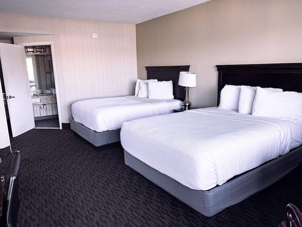 The Georgian Lakeside Resort