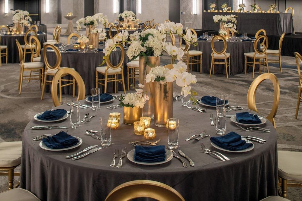 New Orleans Marriott Warehouse Arts District