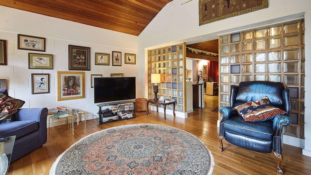 The Cedar Lodge Hotel and Restaurant