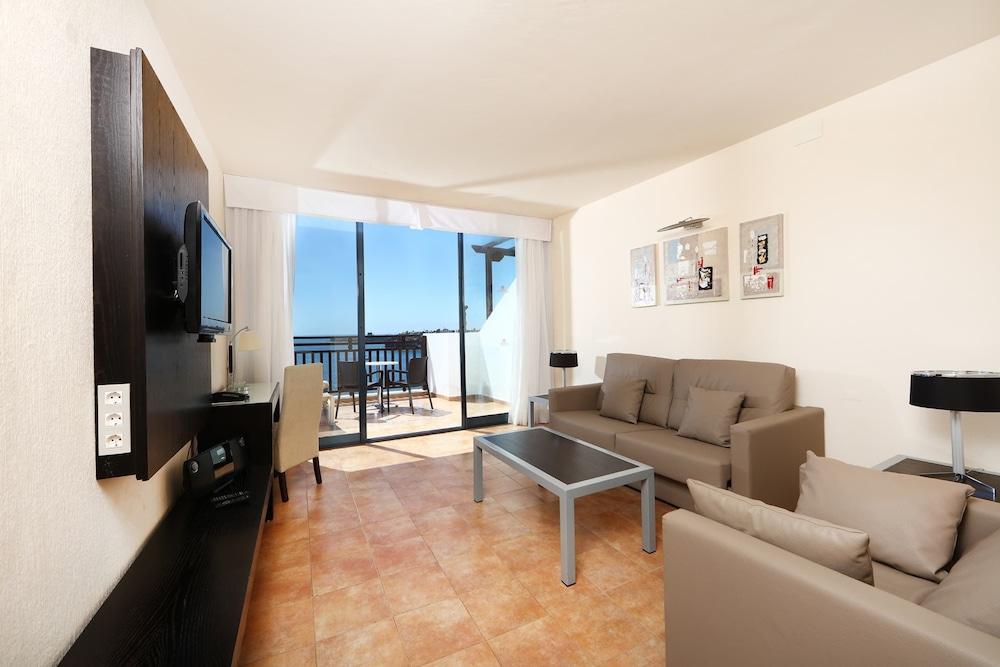 Sandos Papagayo Hotel