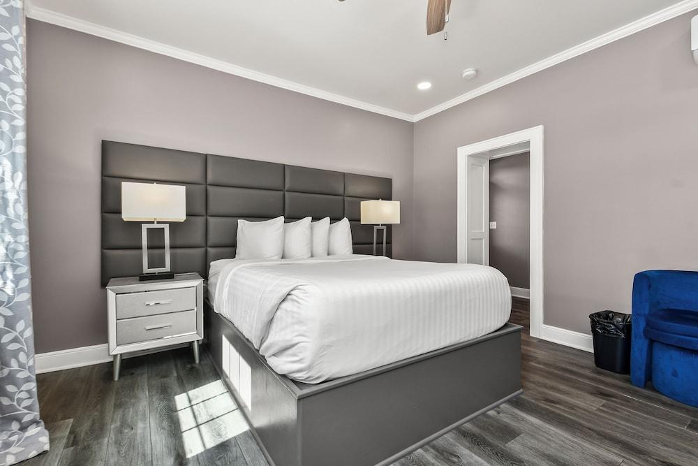 Captain Wohlt Inn Bed & Breakfast