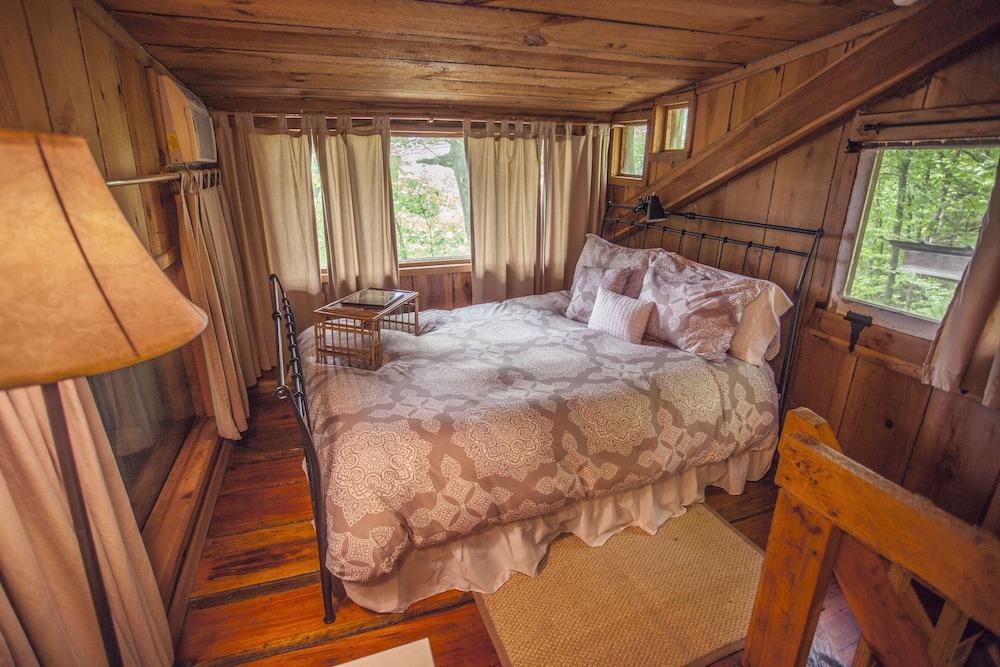 Nolichuckey Bluffs Cabins