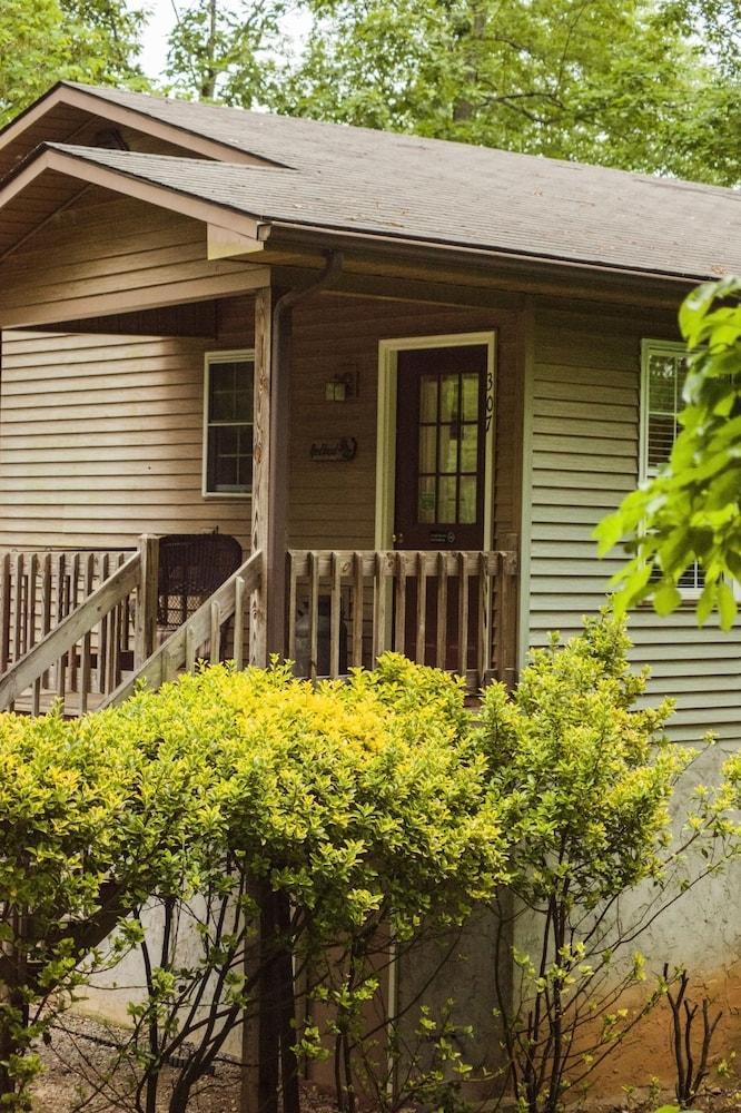 Nolichuckey Bluffs Cabins