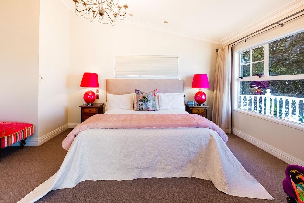 On The Point - Lake Rotorua