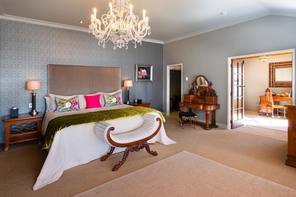 On The Point - Lake Rotorua