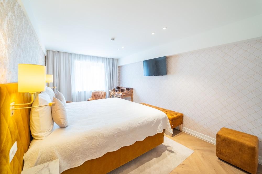 Grand Hotel Normandy by CW Hotel Collection