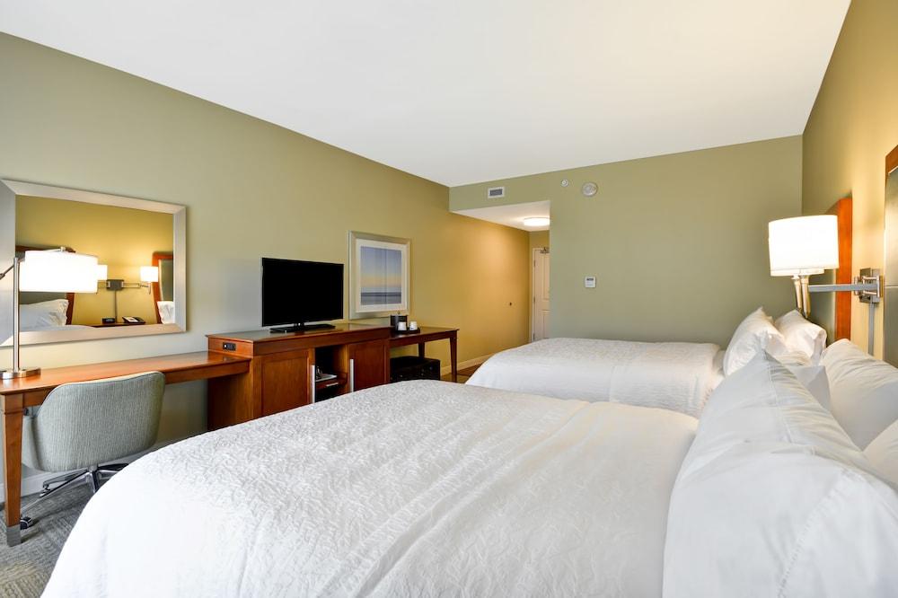 Hampton Inn & Suites Charleston Airport