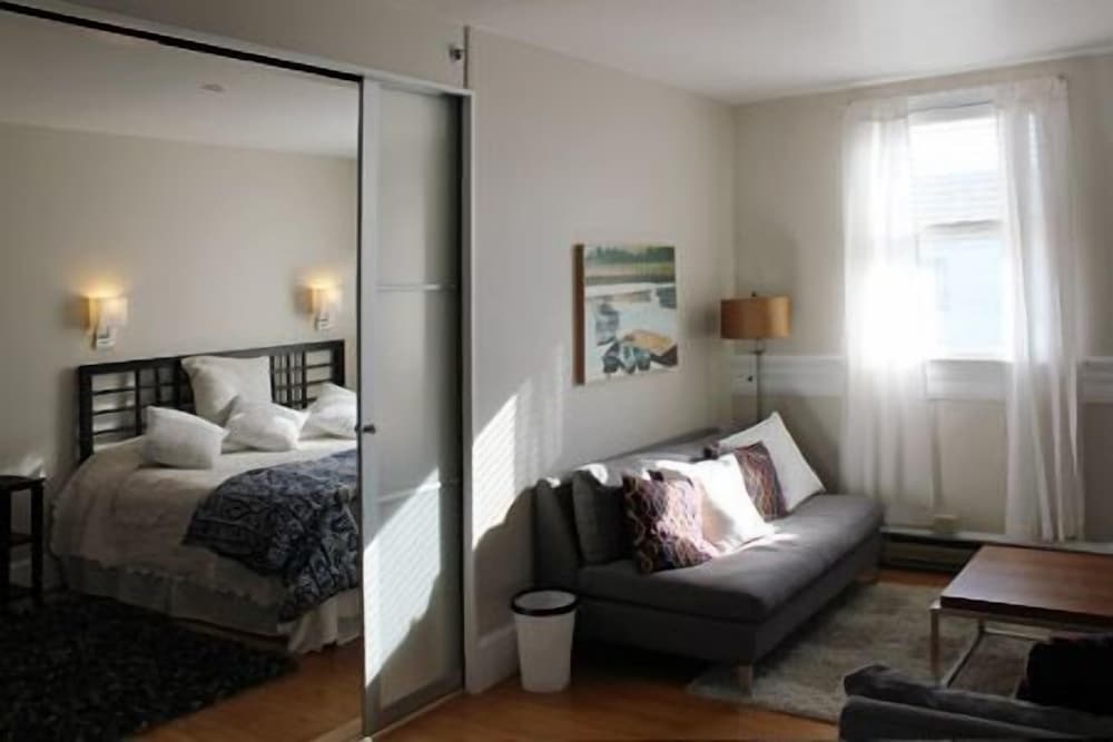 Old Granite Inn Bed & Breakfast