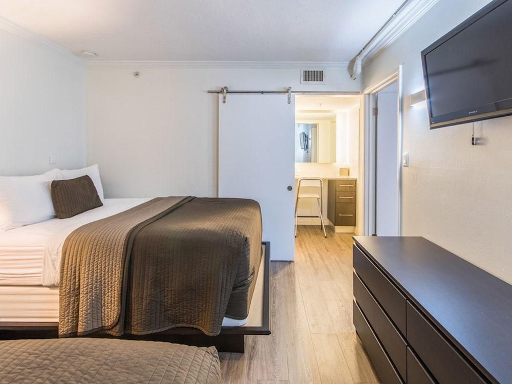 Hibiscus Suites - Gateway to Siesta Key