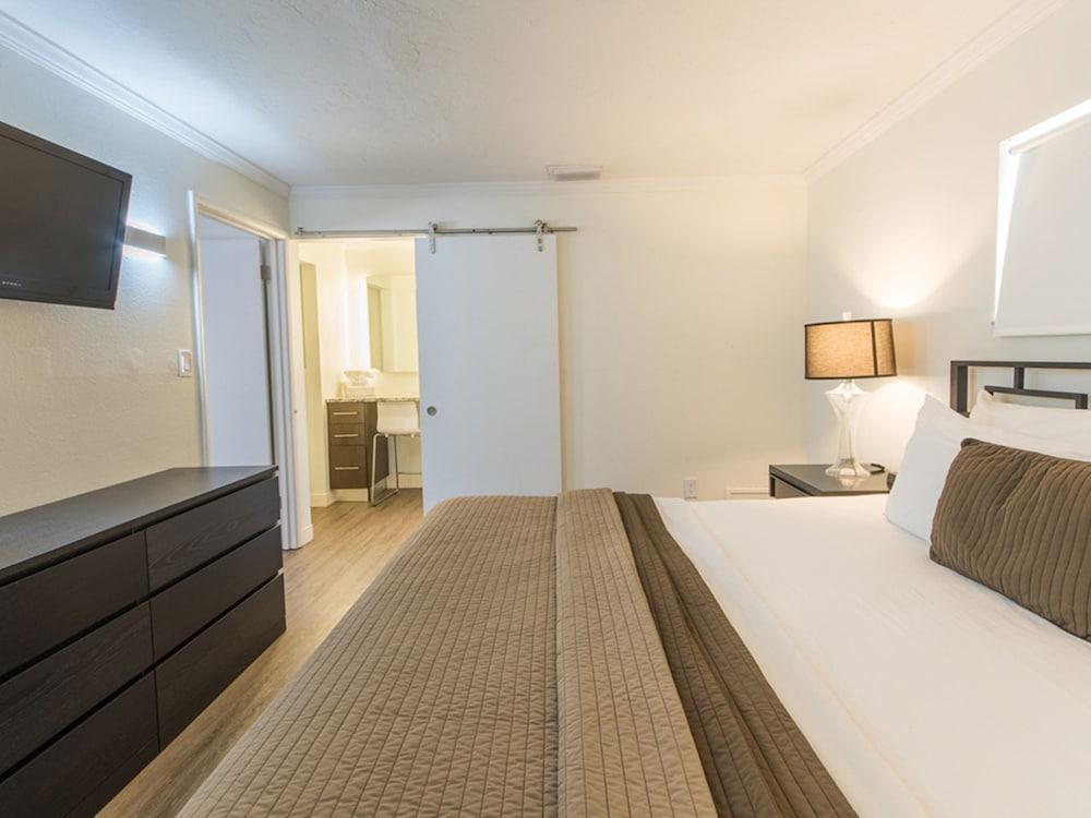 Hibiscus Suites - Gateway to Siesta Key