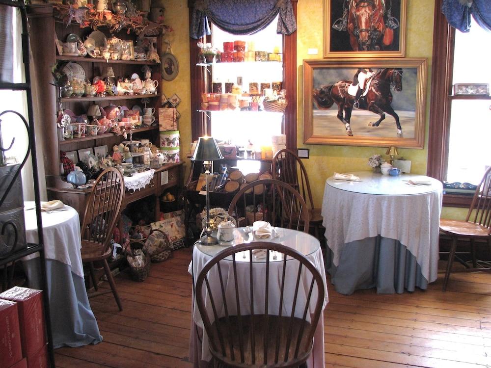 Rose Arbour Bed & Breakfast