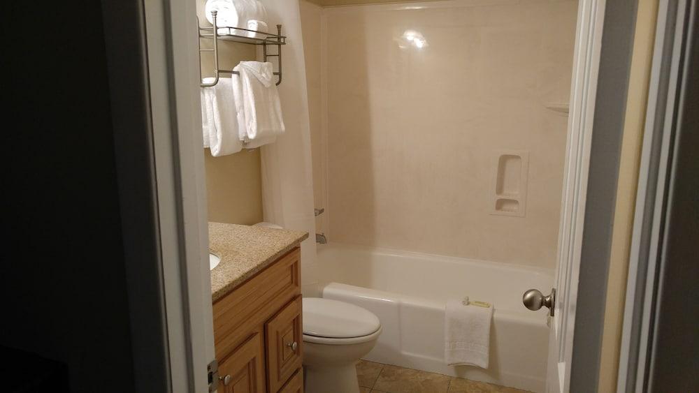 Cottages on the Green