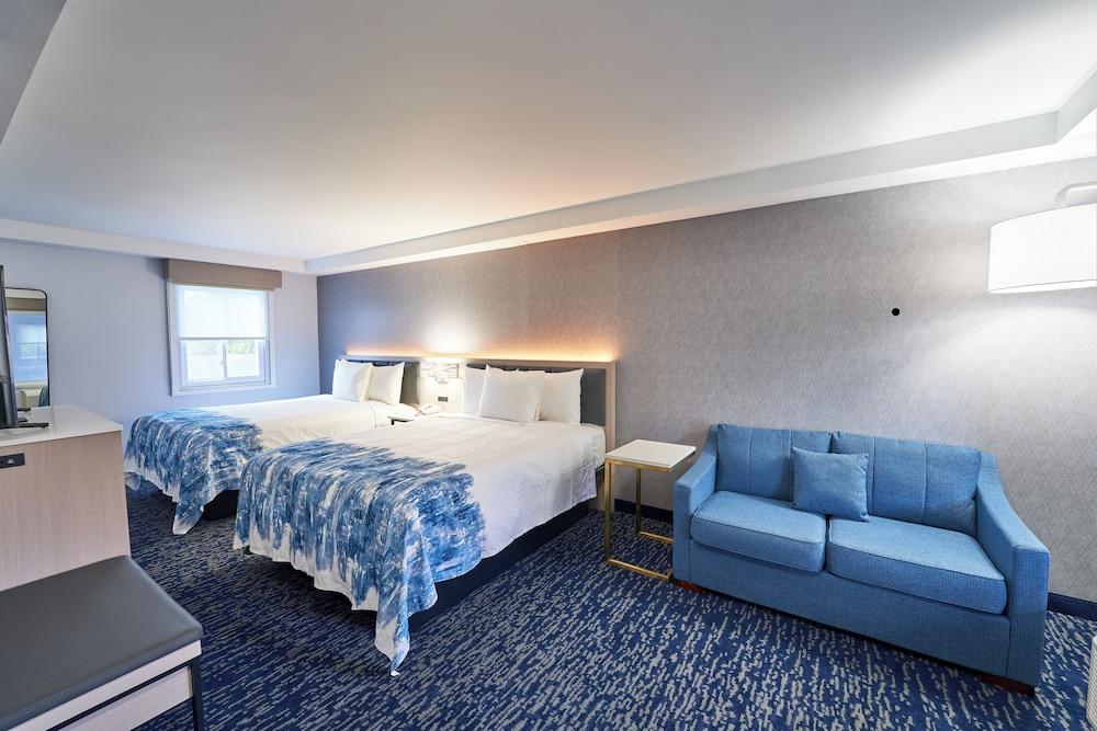 All Seasons Inn and Suites