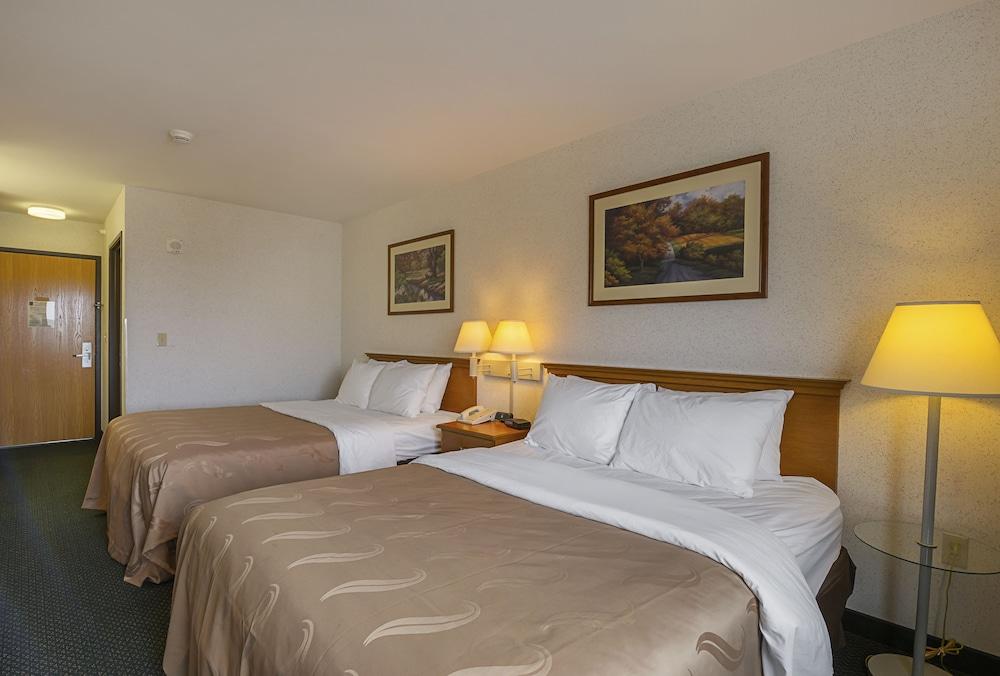 Quality Inn & Suites Belmont - Platteville