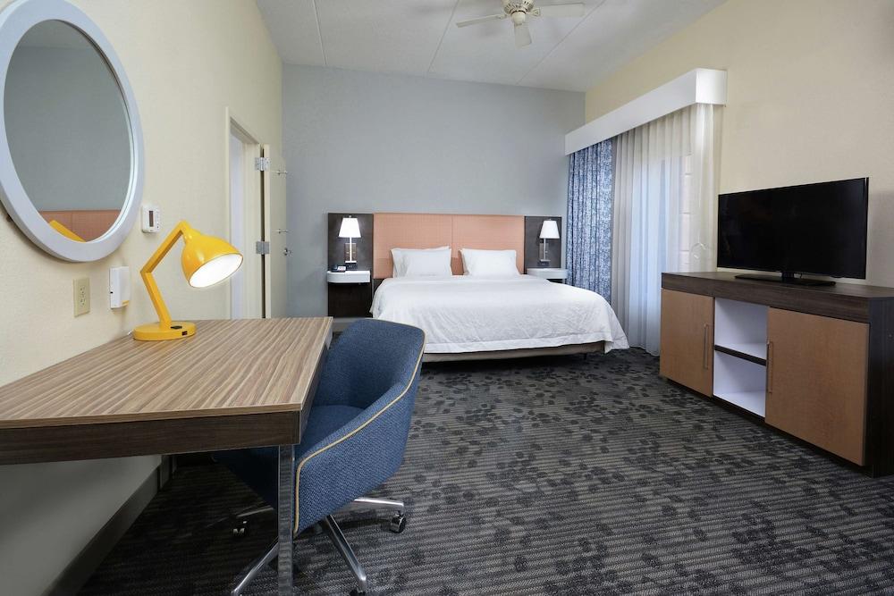Hampton Inn & Suites Clinton - I-26