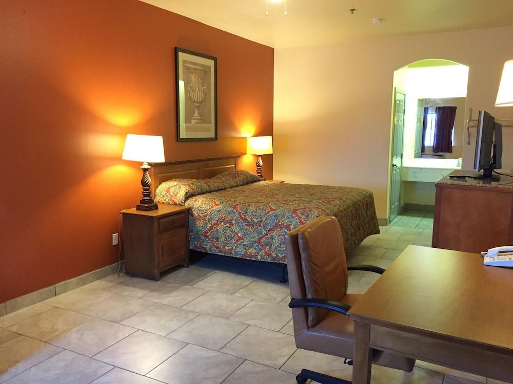 Boca Chica Inn & Suites Brownsville