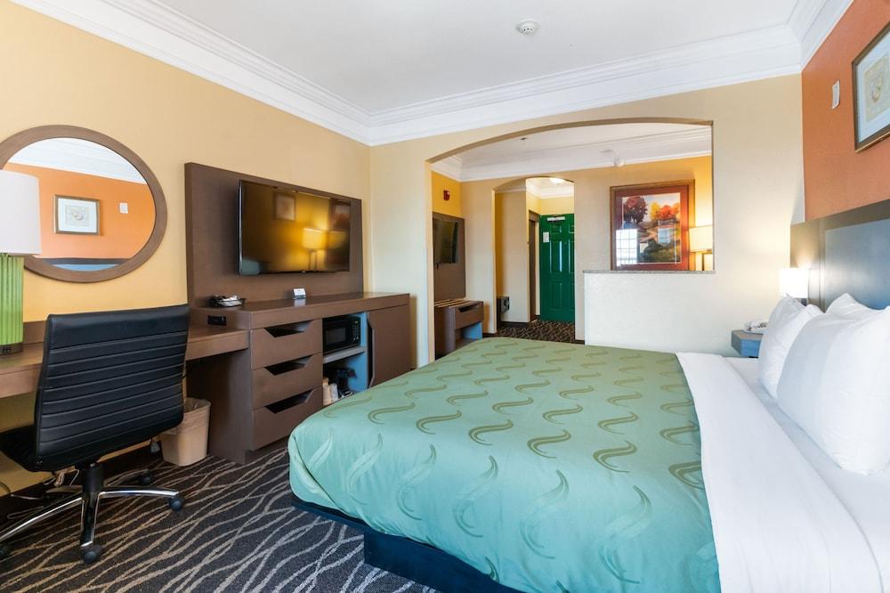 Quality Inn & Suites Galveston - Beachfront